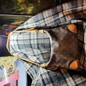 Louis Vuitton Monogram Boulogne 30